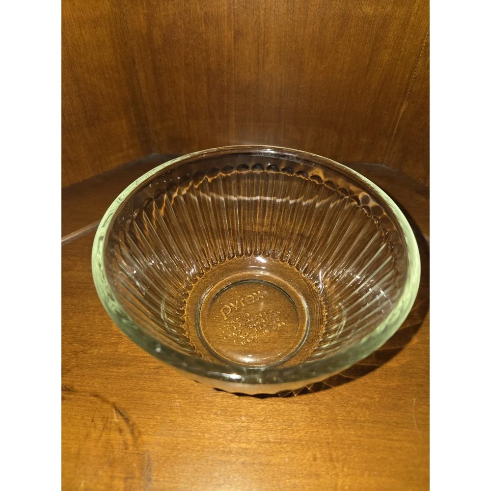 Vintage Pyrex 7401-S Sculptured Clear Ribbed 3-Cup Bowl